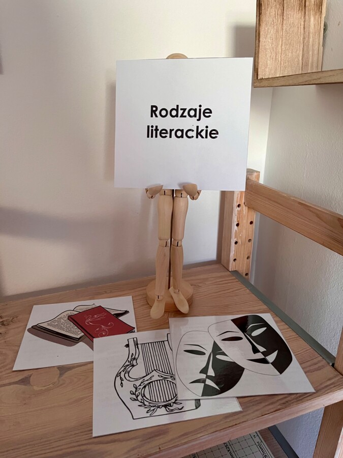 Rodzaje literackie - cechy - karty