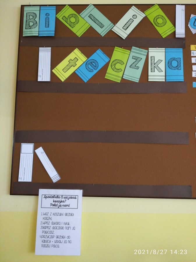 Biblioteczka klasowa - gazetka ścienna na cały rok szkolny