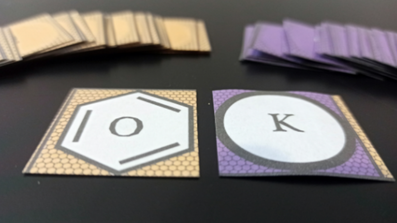 Tytuł: Klasa 7. Chemia. Gra kółko i krzyżyk (benzen) - fiszki nazwa i symbol pierwiastka