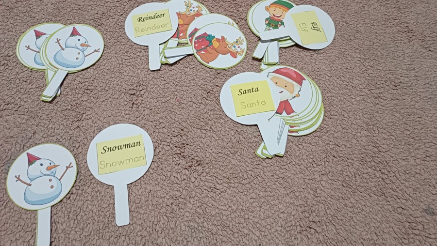 Christmas/ Santa flash cards in the shape of lollipops, Lizaki przedstawiąjące postacie świąteczne. Dobre dla SPE