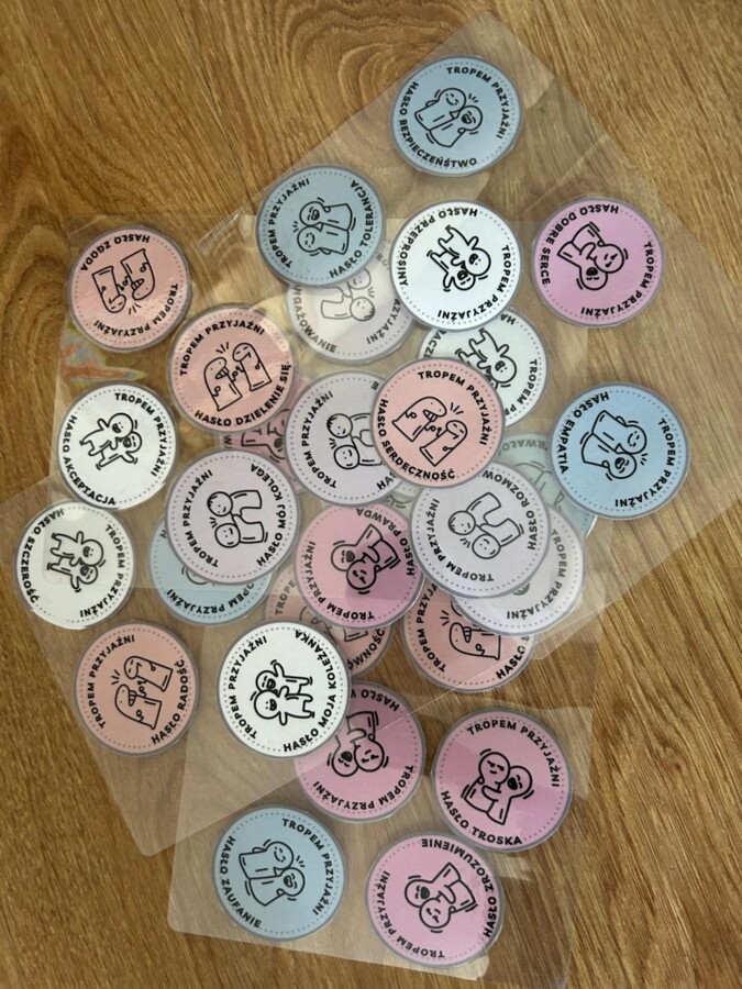 Tropem przyjaźni - gotowy do druku zestaw do zabawy, która porwie całą szkołę!