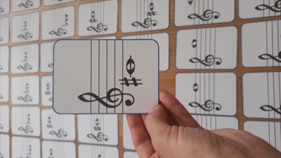 Muzyka, nauka nut. Kart/fiszki nazwy dźwięków w kluczu wiolinowym.  51 nut (w tym krzyżyki i bemole).