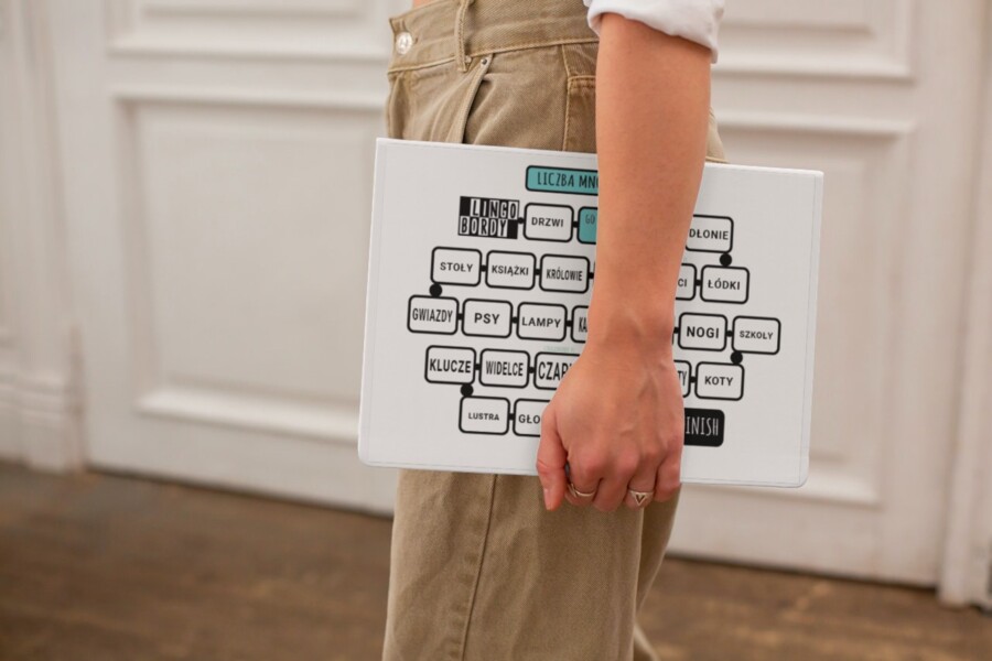 LICZBA MNOGA 02 – gra planszowa (wersja po polsku)