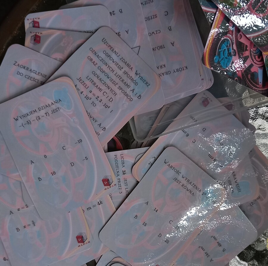 Fiszki E8 matematyka - komplet zestawów I-IV