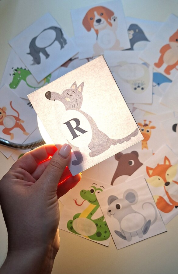 Zabawa latarkowa UKRYTE LITERKI