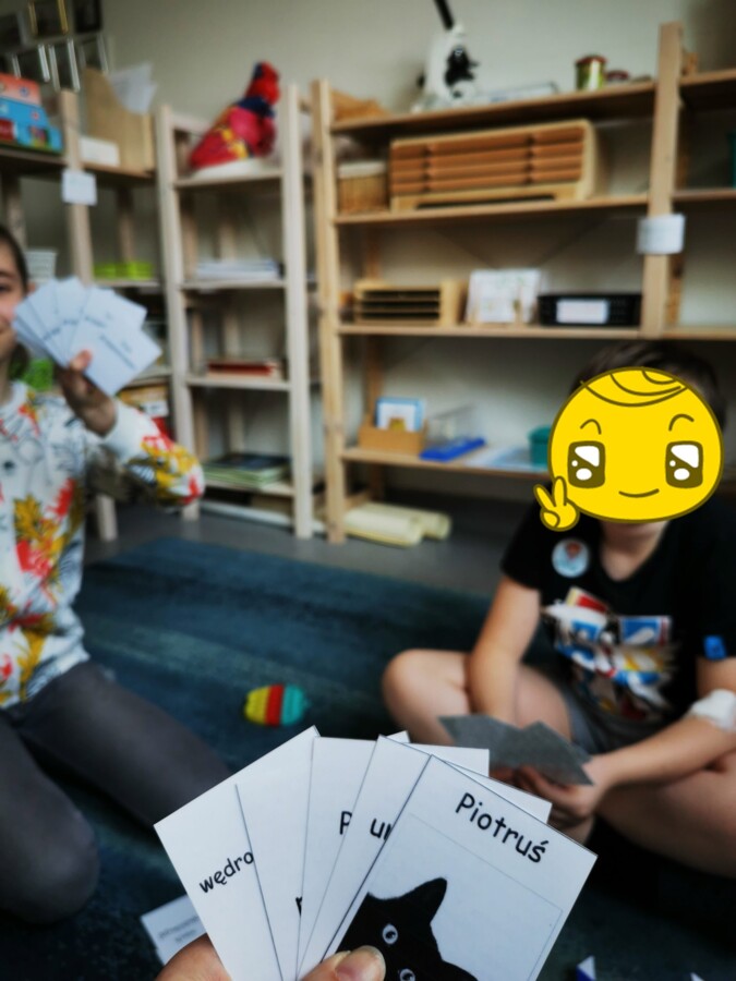 Tryby czasownika - gra Piotruś