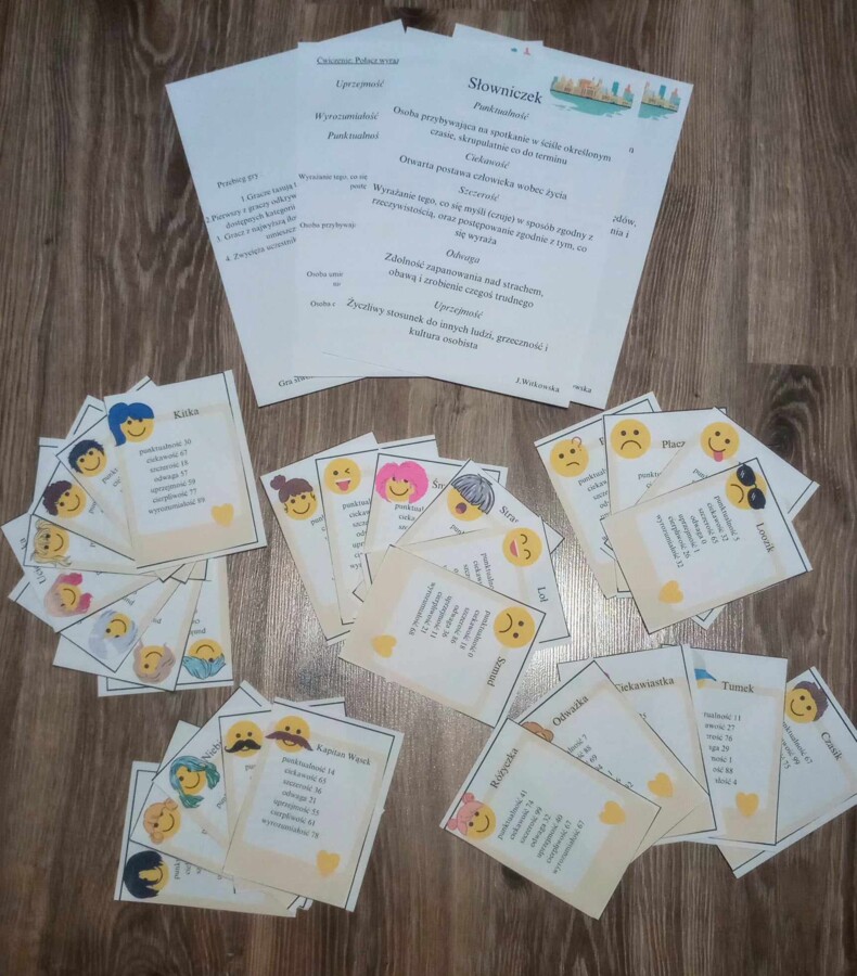 Autorska gra karciana "EMOTCITY" z dodatkami