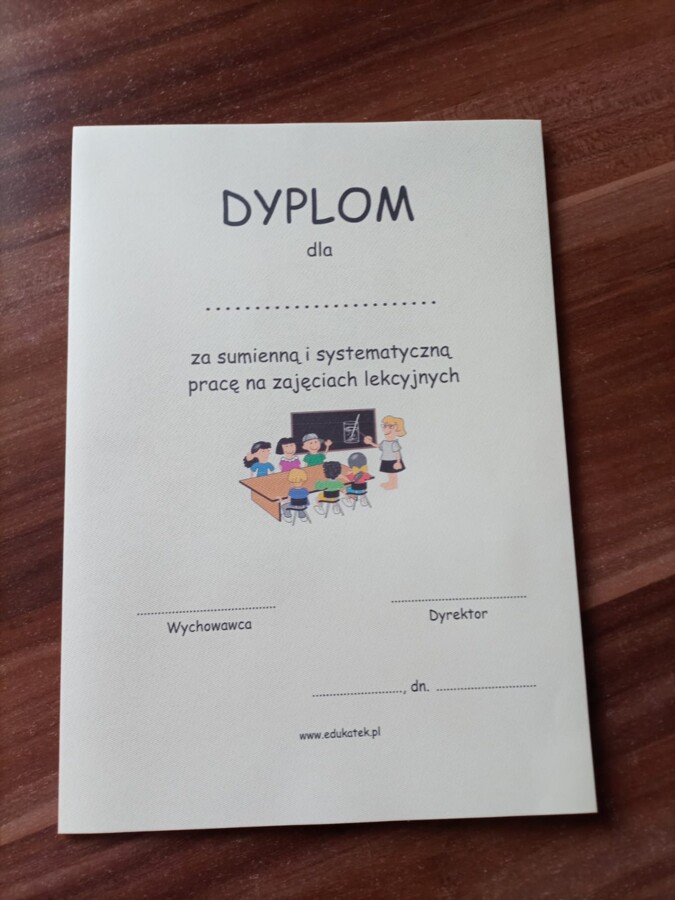 Dyplomy szkolne – pomoce dla nauczyciela