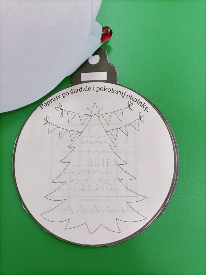 Czarno biały kalendarz adwentowy