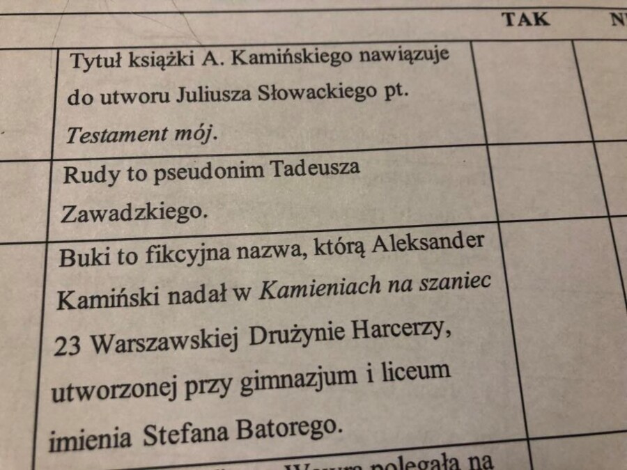 "Kamienie na szaniec" - Tak/Nie