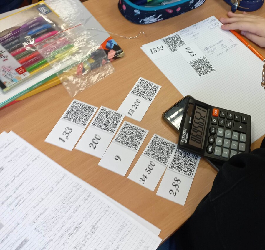 Praca i moc prądu elektrycznego z QR kodami