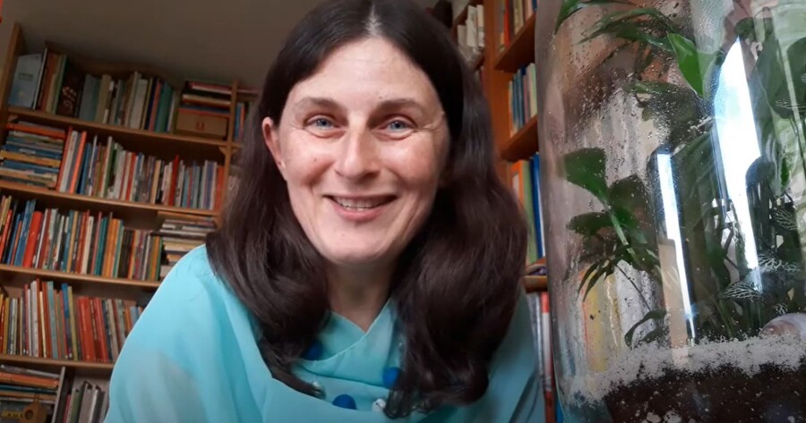 Czytanie znienacka. Złap dziecko na książkę.