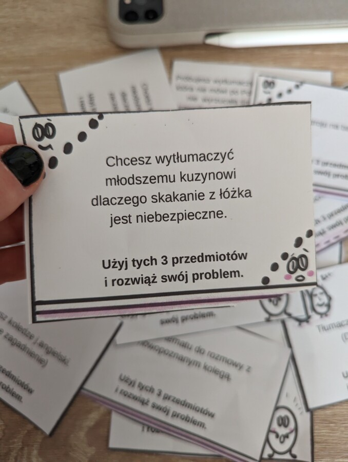 Użyj tych trzech przedmiotów i rozwiąż swój problem. Kreatywna gra.