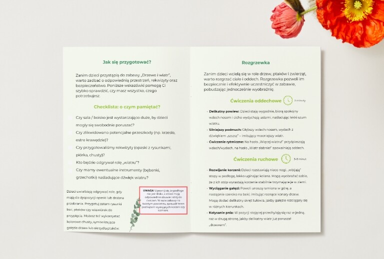 Zabawa w „Drzewo i wiatr”: dzieci odgrywają role drzew, ptaków, zwierząt.