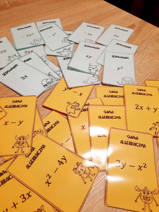 Gra karciana z wyrażeń algebraicznych (klasa 6,7,8)