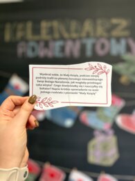 Polonistyczny kalendarz adwentowy dla klasy 7 i 8. Aż 43 zadania!