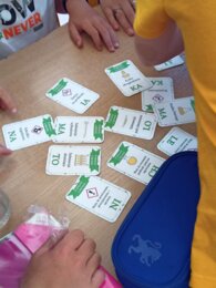 Klasa 7. Chemia. Piktogramy i szkło laboratoryjne. Podróż dookoła podstaw chemii. Gra edukacyjna.