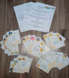 Autorska gra karciana "EMOTCITY" z dodatkami