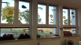 Jesienne szablony - dekoracja na okna