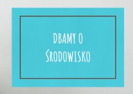 Kącik ekologiczny. Tablice z ilustracjami zwierząt, ptaków, ryb, owadów. Wystawa różnych gatunków.