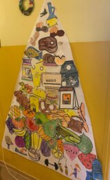 Piramida żywienia - rysunki (widoczne na zdjęciu)