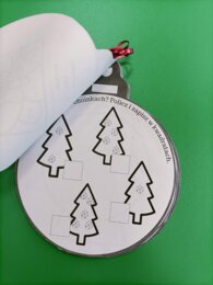 Czarno biały kalendarz adwentowy