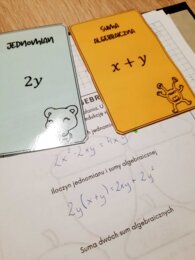 Gra karciana z wyrażeń algebraicznych (klasa 6,7,8)