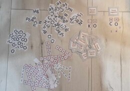 Zestaw tlenki/nazwy systematyczne/wzory sumaryczne/do zalaminowania. Chemia 7. Wartościowość pierwiastków w związkach chemicznych . Dział "Jak to jest połączone"