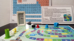 Klasa 7. Chemia. Gra planszowa – Atomy i cząsteczki + pionki i kostka 3D​
