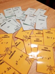 Gra karciana z wyrażeń algebraicznych (klasa 6,7,8)