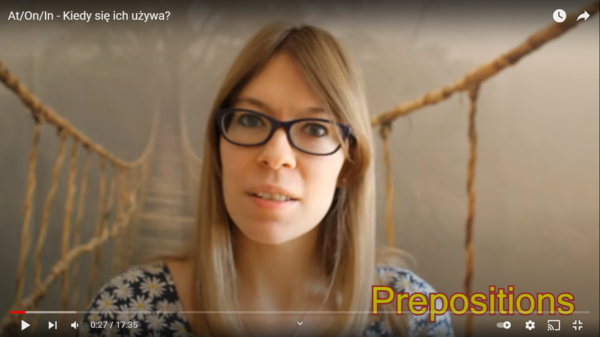 At/On/In - Kiedy się ich używa? Prepositions w pigułce