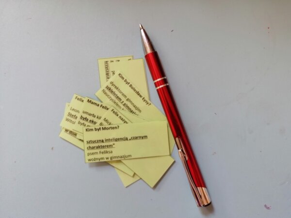 "Felix, Net i Nika" - Gra dydaktyczna- 30 pytań i odpowiedzi na A-4