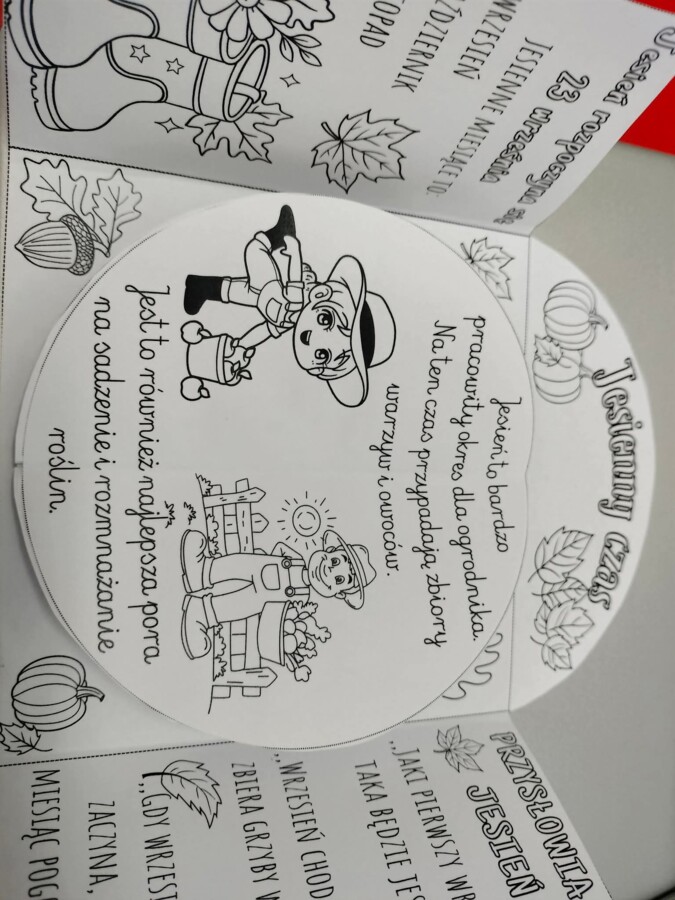 Jesienny czas- praca plastyczno-techniczna