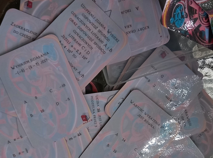 Fiszki E8 matematyka - komplet zestawów I-IV