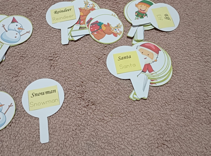 Christmas/ Santa flash cards in the shape of lollipops, Lizaki przedstawiąjące postacie świąteczne. Dobre dla SPE