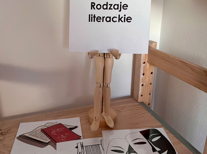Rodzaje literackie - cechy - karty
