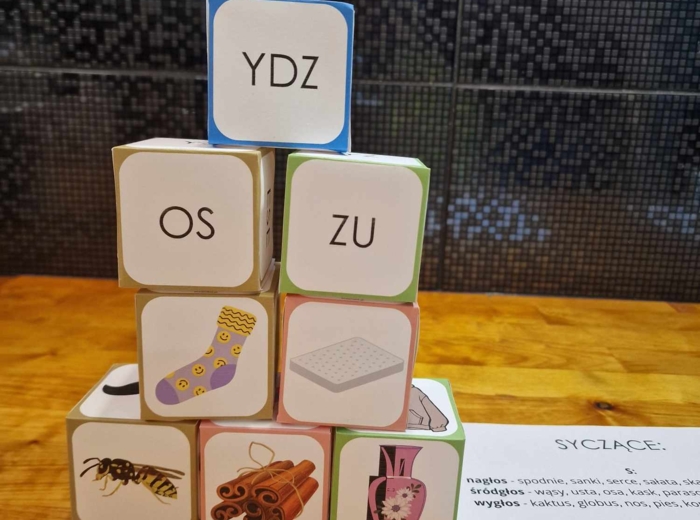 Kostki logopedyczne - szereg syczący