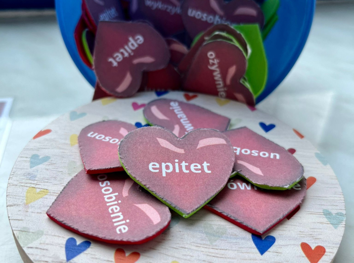 Walentynki - zestaw wierszy - środki stylistyczne - serduszka do zaznaczania