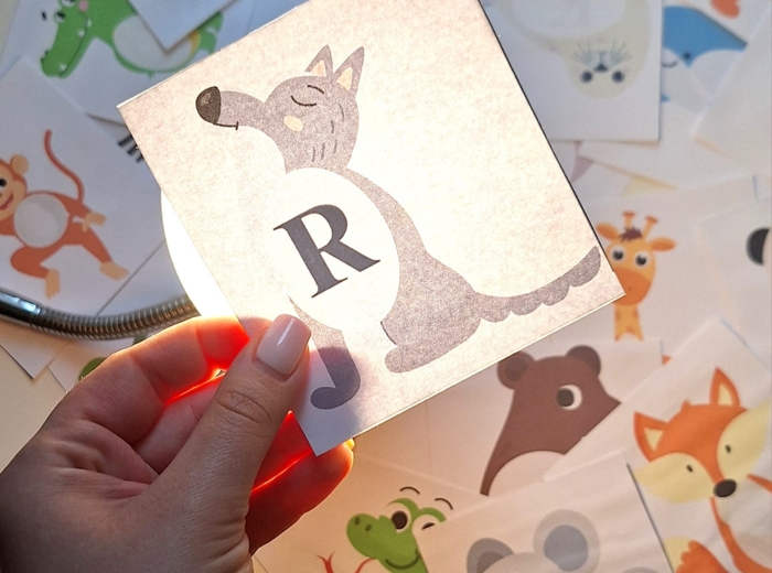 Zabawa latarkowa UKRYTE LITERKI