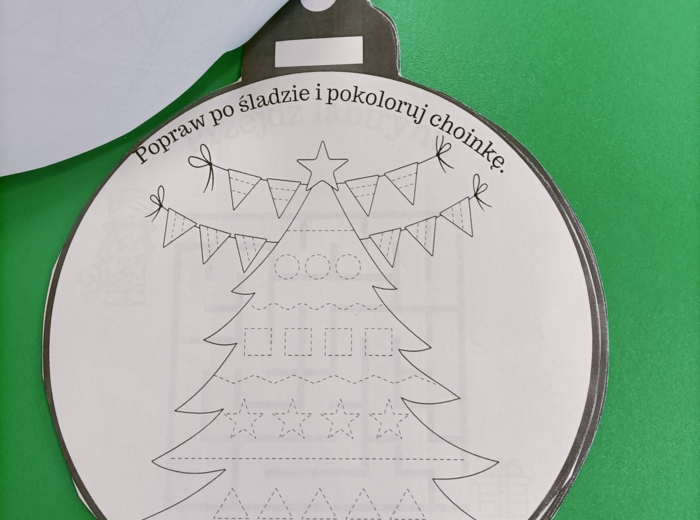 Czarno biały kalendarz adwentowy