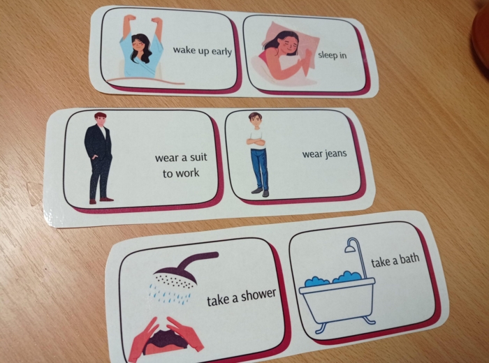 Present Simple Present Continuous obrazki do tworzenia zdań Sentences prompts