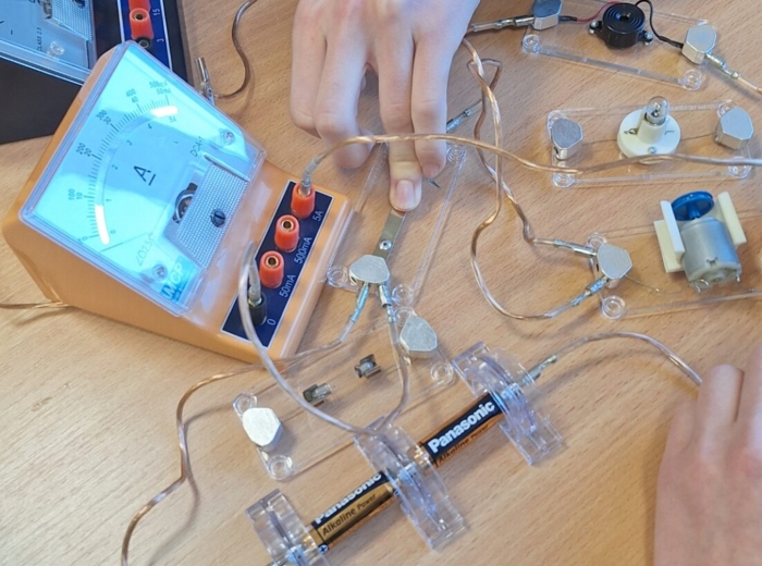 SP Fizyka 8 Praktyczny sprawdzian z działu "Prąd elektryczny"