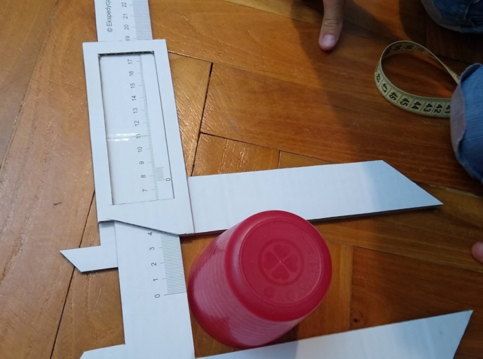 Suwmiarka "zrób to sam" - do pomiarów na dzień π