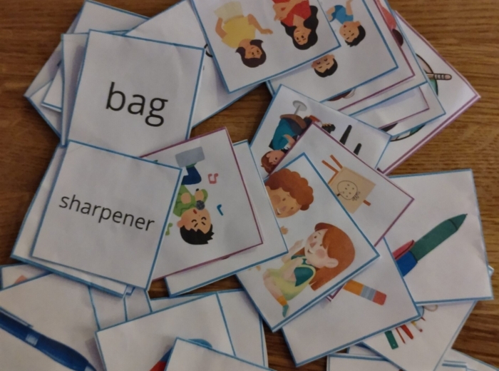 Przybory szkolne + czasowniki - fiszki do nauki j. angielskiego klasa 1, unit 1 Welcome to school (36 sztuk) na podstawie podręcznika Tiger and friends