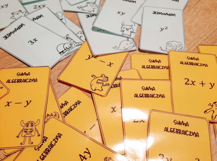 Gra karciana z wyrażeń algebraicznych (klasa 6,7,8)
