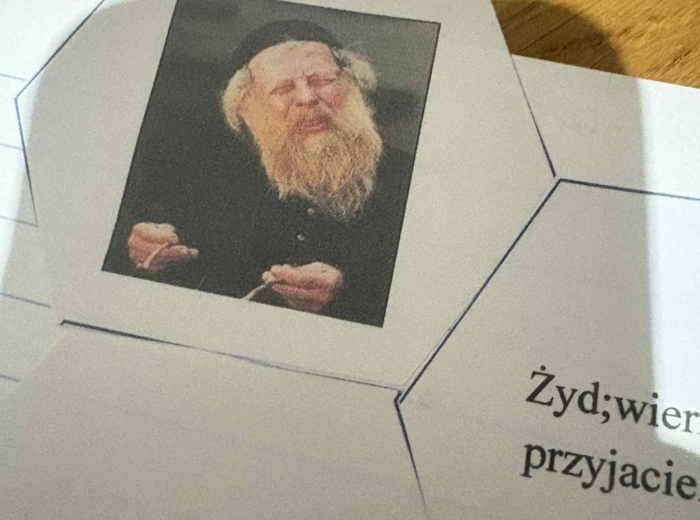 Pan Tadeusz w plastrach miodu.