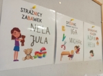Tabliczka: DYŻURNI / OPIEKUNOWIE KSIĄŻEK / STRAŻNICY ZABAWEK