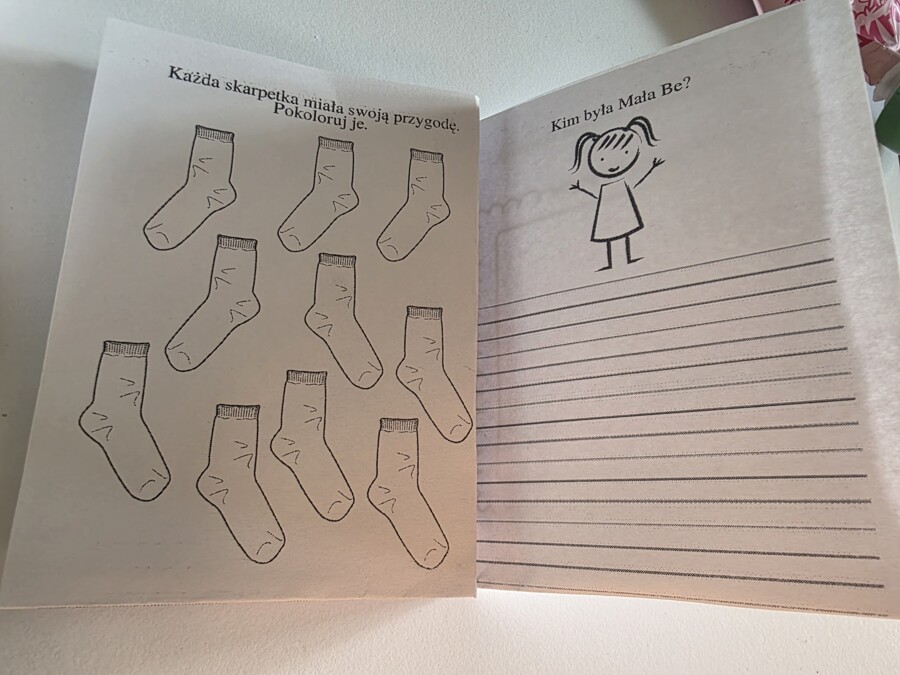 Lapbook + miniksiążeczka ,, Niesamowite przygody dziesięciu skarpetek"