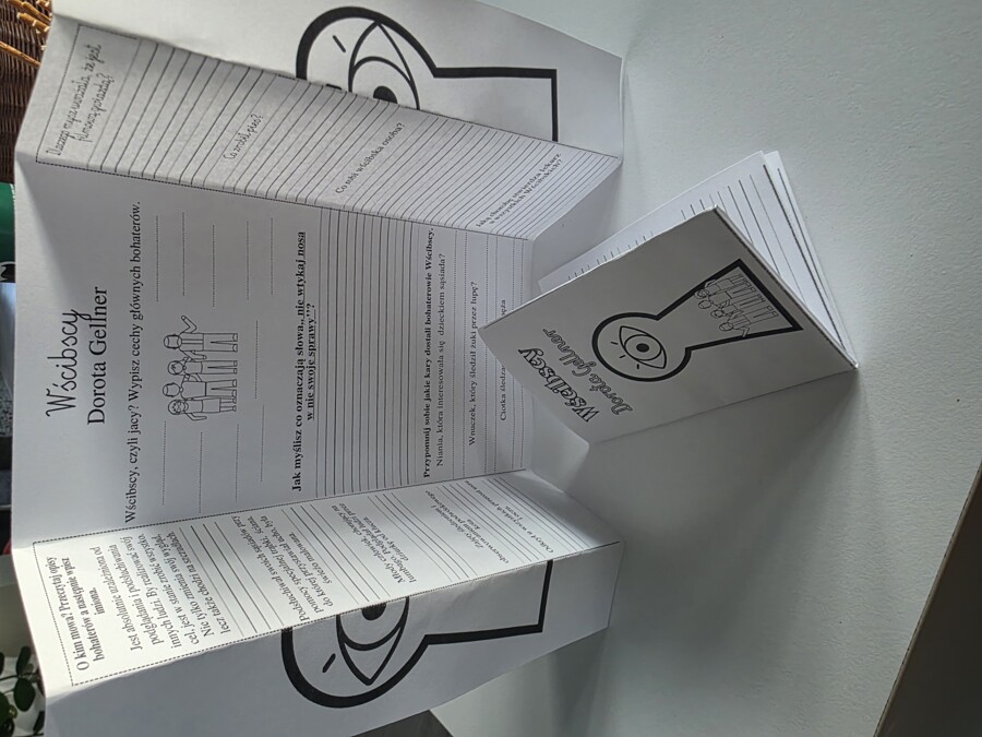 Lapbook + miniksiążeczka ,, Wścibscy "